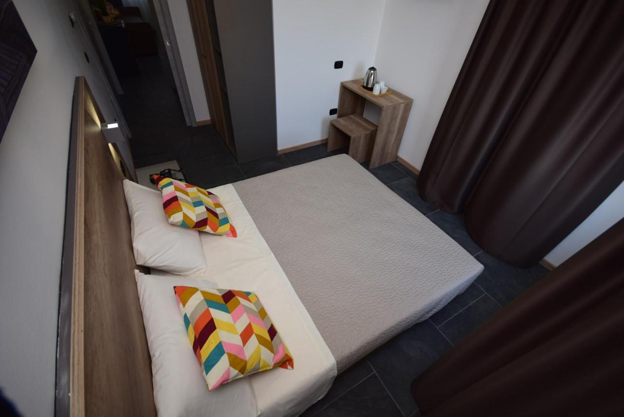 Hotel Crisvan Rimini Kültér fotó