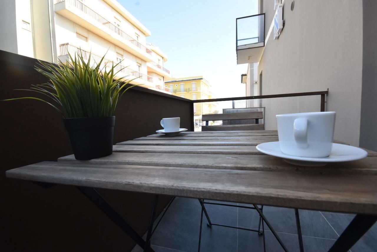 Hotel Crisvan Rimini Kültér fotó