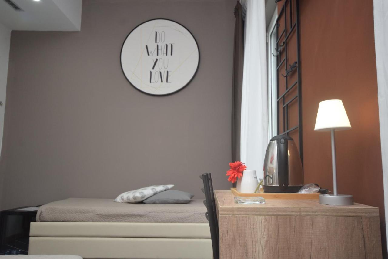 Hotel Crisvan Rimini Kültér fotó